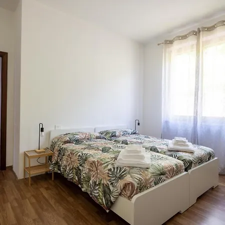 Per 6 Persone Nella Natura - Zona Collinare Residenziale - 15 Minuti Dalla Stazione - Val Di Vara Trekking 5 Terre * La Spezia