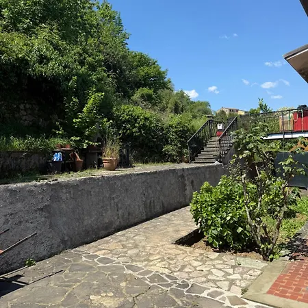 Apartment Per 6 Persone Nella Natura - Zona Collinare Residenziale - 15 Minuti Dalla Stazione - Val Di Vara Trekking 5 Terre La Spezia