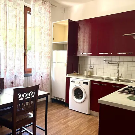 Per 6 Persone Nella Natura - Zona Collinare Residenziale - 15 Minuti Dalla Stazione - Val Di Vara Trekking 5 Terre