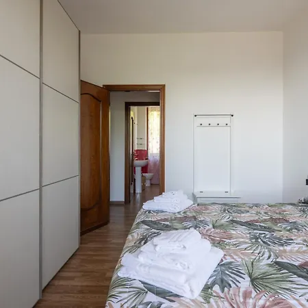 Per 6 Persone Nella Natura - Zona Collinare Residenziale - 15 Minuti Dalla Stazione - Val Di Vara Trekking 5 Terre