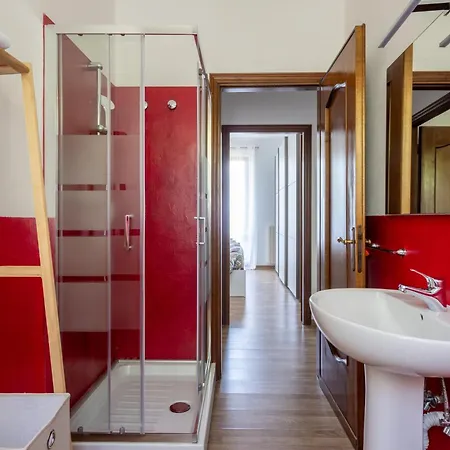 Per 6 Persone Nella Natura - Zona Collinare Residenziale - 15 Minuti Dalla Stazione - Val Di Vara Trekking 5 Terre La Spezia