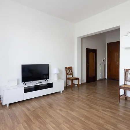 Per 6 Persone Nella Natura - Zona Collinare Residenziale - 15 Minuti Dalla Stazione - Val Di Vara Trekking 5 Terre *