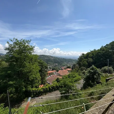 Per 6 Persone Nella Natura - Zona Collinare Residenziale - 15 Minuti Dalla Stazione - Val Di Vara Trekking 5 Terre *