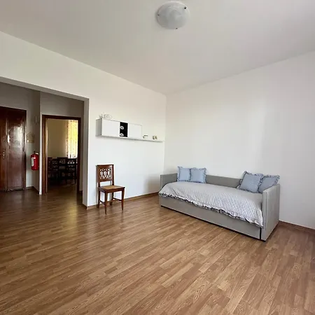 Apartment Per 6 Persone Nella Natura - Zona Collinare Residenziale - 15 Minuti Dalla Stazione - Val Di Vara Trekking 5 Terre La Spezia