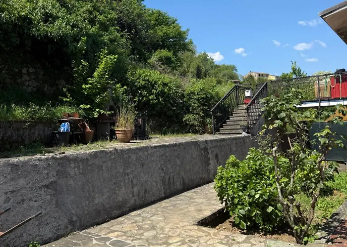 Apartment Per 6 Persone Nella Natura - Zona Collinare Residenziale - 15 Minuti Dalla Stazione - Val Di Vara Trekking 5 Terre La Spezia