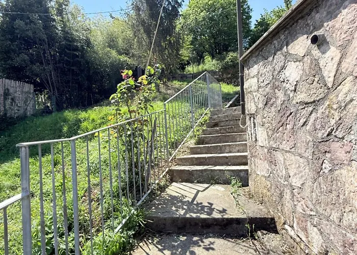 Per 6 Persone Nella Natura - Zona Collinare Residenziale - 15 Minuti Dalla Stazione - Val Di Vara Trekking 5 Terre * La Spezia
