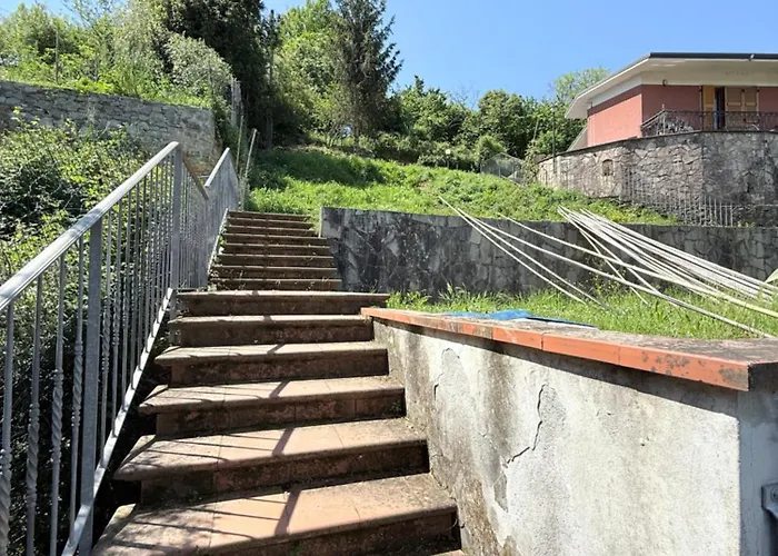Per 6 Persone Nella Natura - Zona Collinare Residenziale - 15 Minuti Dalla Stazione - Val Di Vara Trekking 5 Terre *