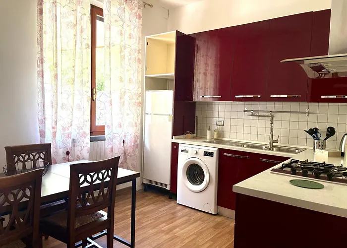 Per 6 Persone Nella Natura - Zona Collinare Residenziale - 15 Minuti Dalla Stazione - Val Di Vara Trekking 5 Terre