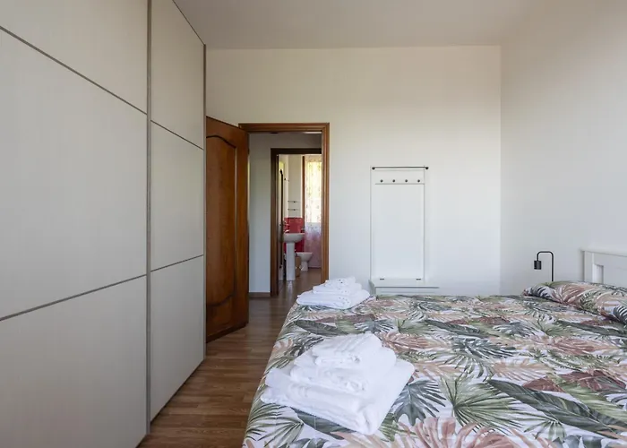 Per 6 Persone Nella Natura - Zona Collinare Residenziale - 15 Minuti Dalla Stazione - Val Di Vara Trekking 5 Terre