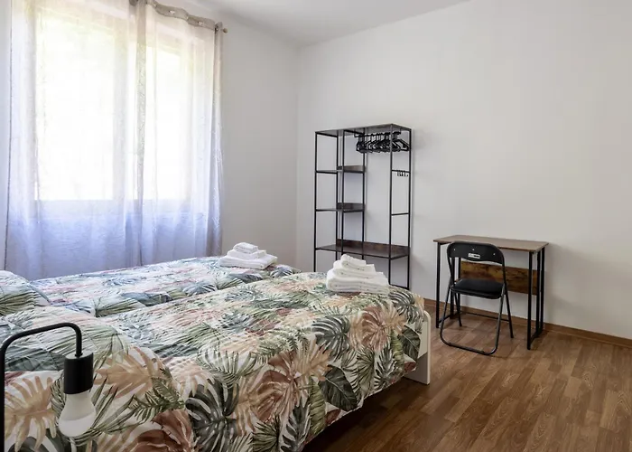 Apartment Per 6 Persone Nella Natura - Zona Collinare Residenziale - 15 Minuti Dalla Stazione - Val Di Vara Trekking 5 Terre