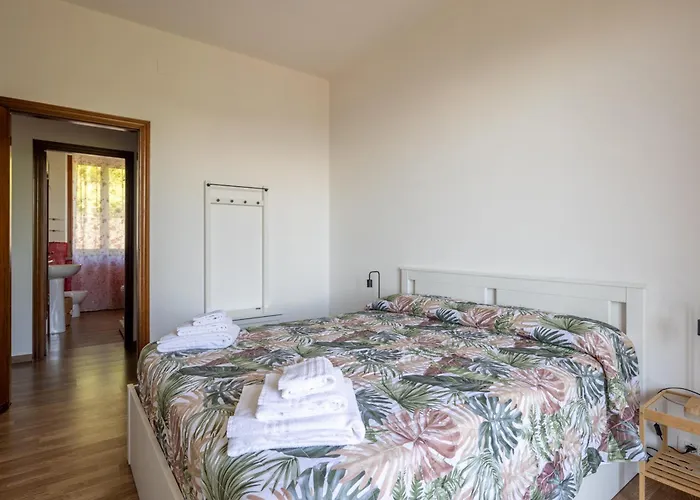 Per 6 Persone Nella Natura - Zona Collinare Residenziale - 15 Minuti Dalla Stazione - Val Di Vara Trekking 5 Terre * La Spezia